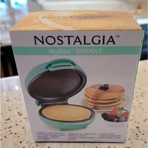 Nostalga My Mini Griddle NEW in Box Light Teal / Seafoam Green Dorm Office 5"
